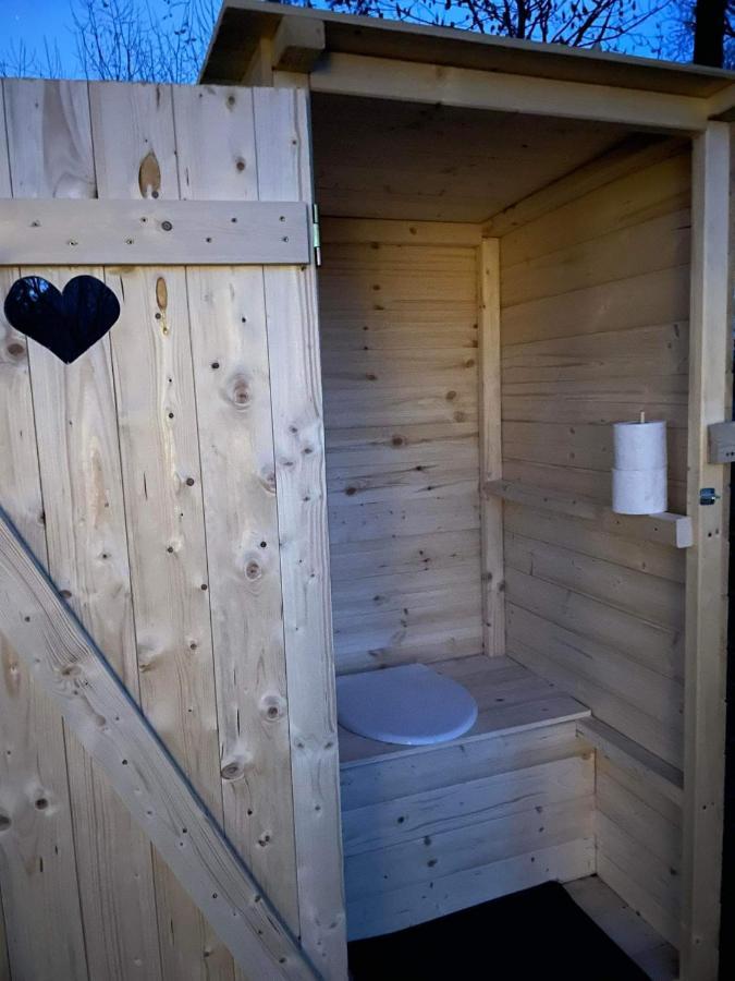 Chateau Moravany - Apartmany, Teepee A Wellness Ronov Nad Doubravou ภายนอก รูปภาพ