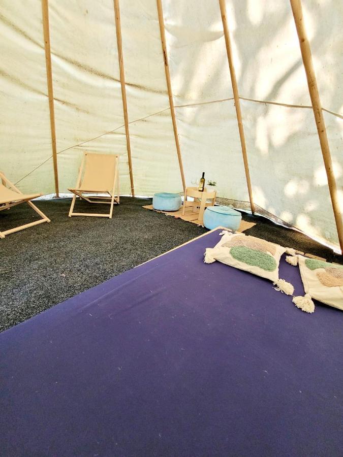 Chateau Moravany - Apartmany, Teepee A Wellness Ronov Nad Doubravou ภายนอก รูปภาพ